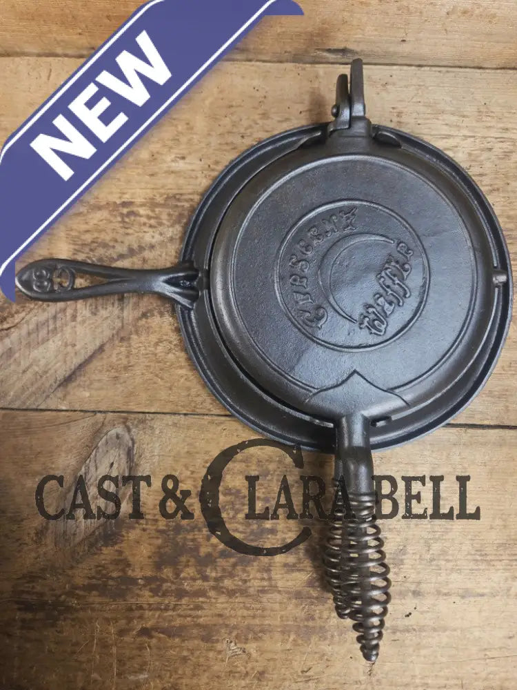 WOW VERY cool and tough to find! Early 1900βs Fanner Mfg Co No. 8 Crescent Cast Iron Waffle Maker with Low Base. Harder