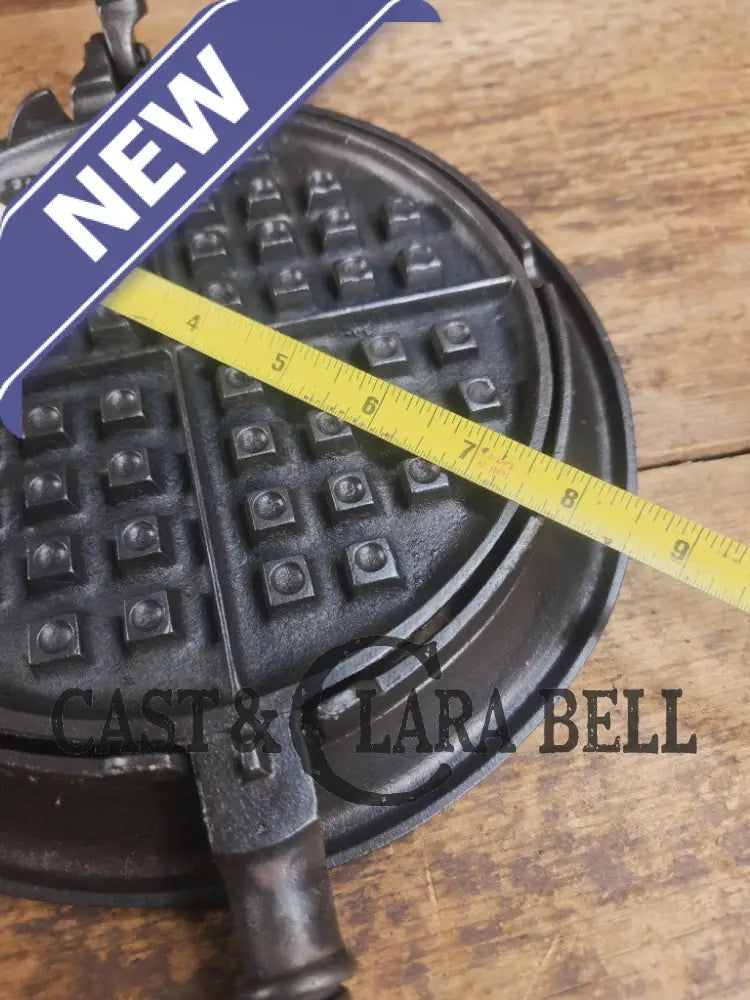 WOW VERY cool and tough to find! Early 1900βs Fanner Mfg Co No. 8 Crescent Cast Iron Waffle Maker with Low Base. Harder