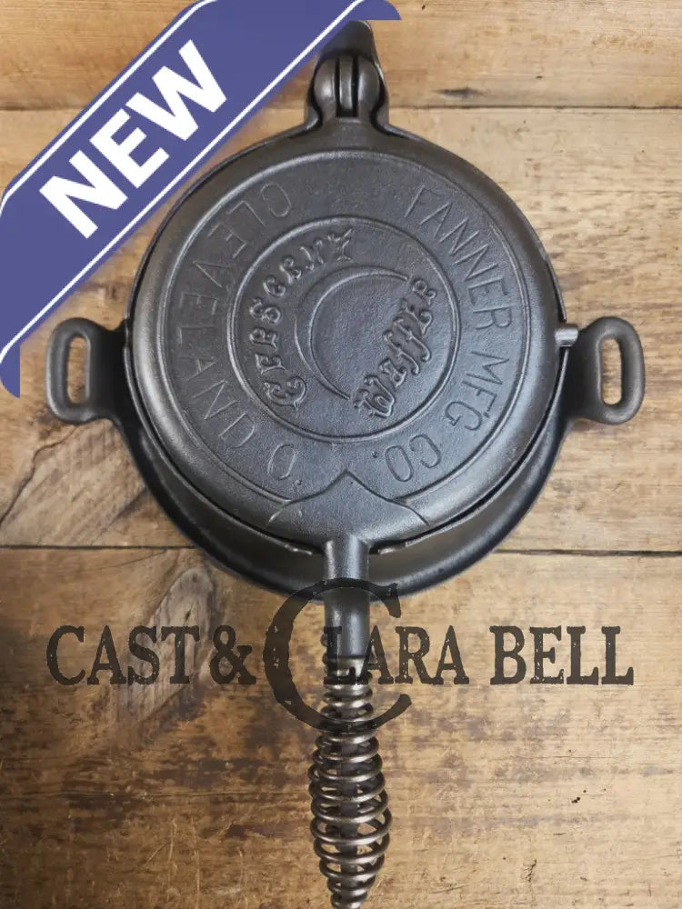 WOW VERY cool and tough to find! Early 1900βs Fanner Mfg Co No. 8 Crescent Cast Iron Waffle Maker with TALL Base.
