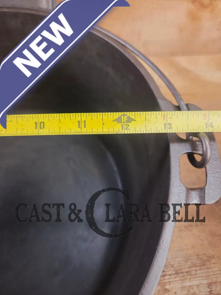 WOW. Very rare 1910βs Griswold Size #11 (834) Dutch Oven with Slant Logo and (2554) Lid. One you donβt see often. Dutch