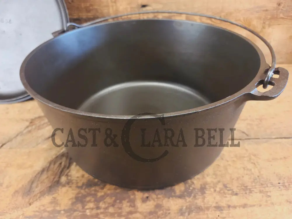 WOW. Very rare 1910’s Griswold Size #11 Dutch Oven with Slant Logo and (2554) Lid. One you don’t see often - Dutch
