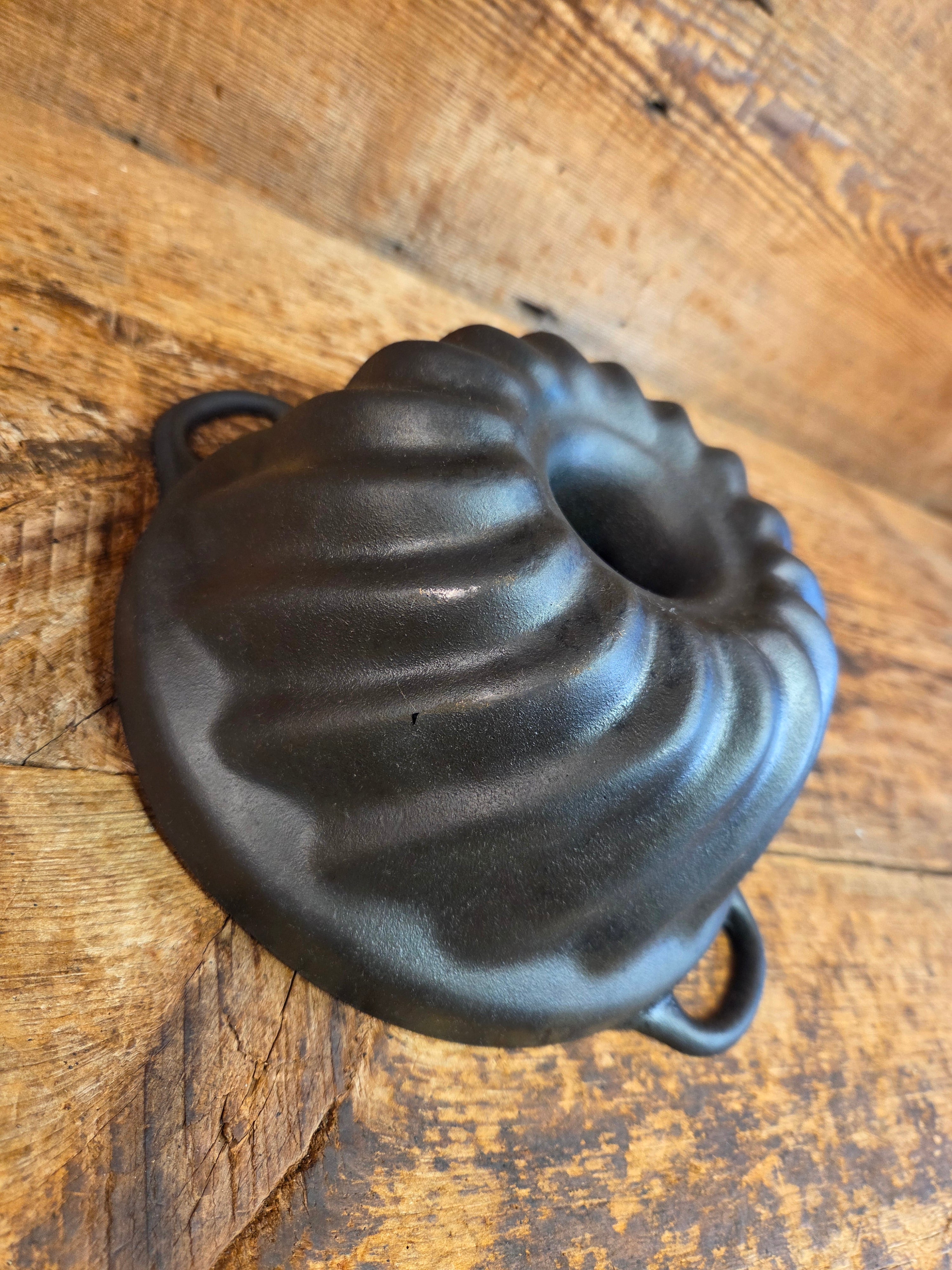 Bundt Style Pans (Gugelhupf Cake Forms)