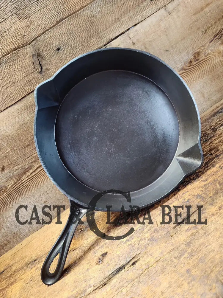 1800’S Era Antique Gate-Marked #9 Skillet With Pointy Handle And Raised 9. One Of A Kind Skillet!