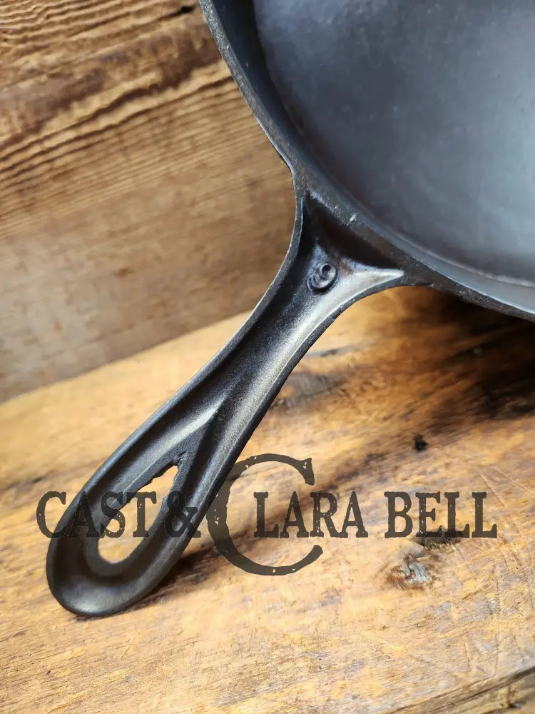 1800’S Era Antique Gate-Marked #9 Skillet With Pointy Handle And Raised 9. One Of A Kind Skillet!