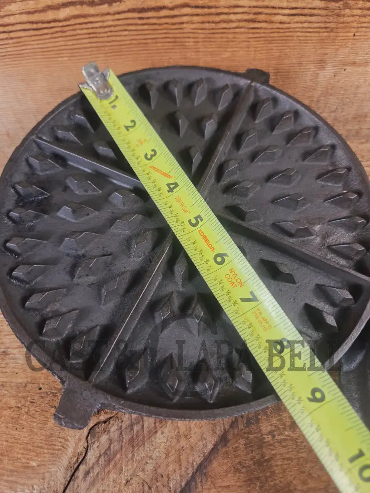1800’s Era Unknown BEAUTIFUL 9/10 Antique Waffle iron. VERY cool diamond design makes huge waffles - Waffle Iron