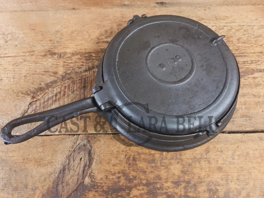 1800’s Era Unknown BEAUTIFUL 9/10 Antique Waffle iron. VERY cool diamond design makes huge waffles - Waffle Iron