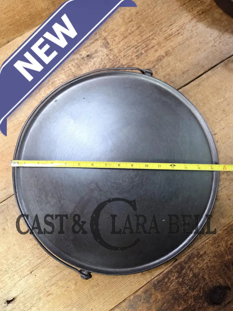 1880’s Era one of a kind and hard to find. Sidney Holloware ’Script’ Logo #16 Round Griddle. ENORMOUS! The largest they