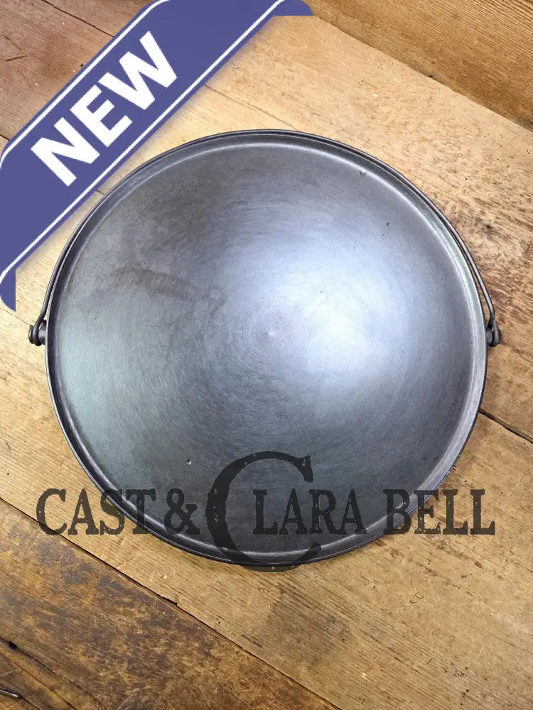 1880’s Era one of a kind and hard to find. Sidney Holloware ’Script’ Logo #16 Round Griddle. ENORMOUS! The largest they