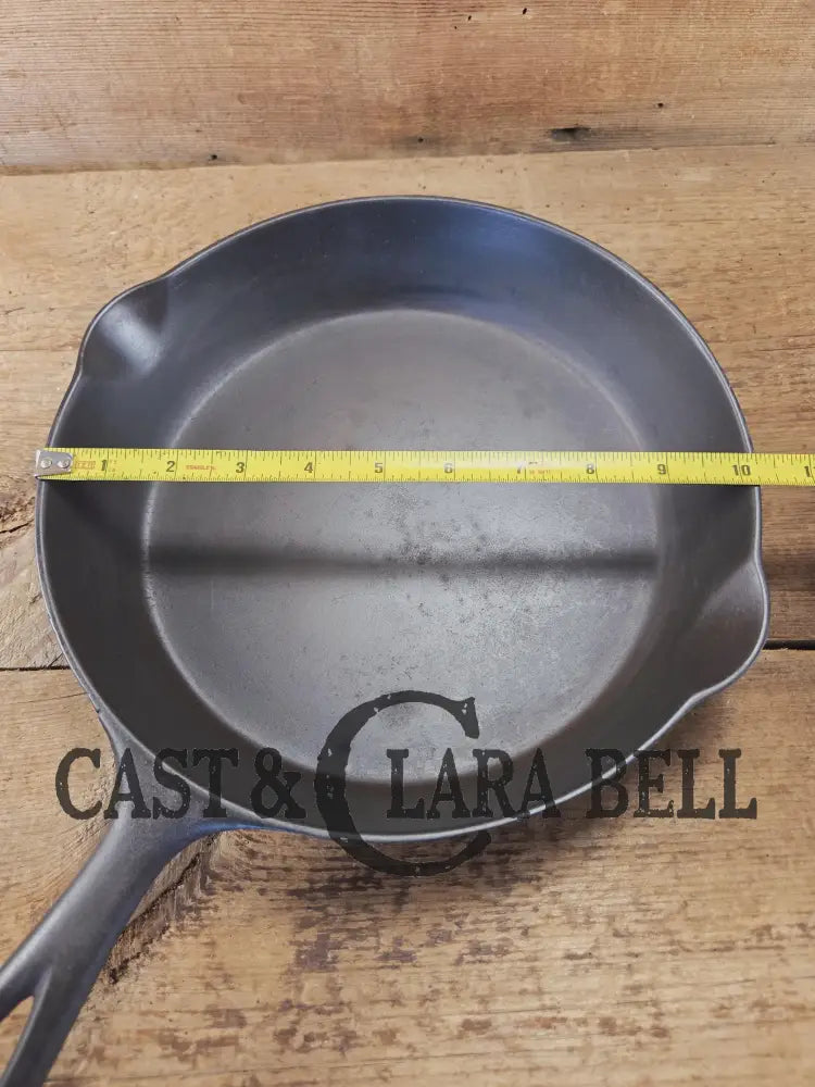 1891-1905! HTF Wagner #8 Arc Small logo cast iron skillet with A makers mark. Earliest Wagner pattern made! Skillet