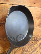 1895-1910 2nd Series ERIE #9 cast iron skillet. A collector favorite! Don’t miss this one - Skillet