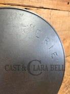 1895-1910 2nd Series ERIE #9 cast iron skillet. A collector favorite! Don’t miss this one - Skillet