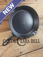 1895-1910 2nd Series ERIE #9 cast iron skillet with ’A’ makers mark. A collector favorite! Don’t miss this one. Skillet