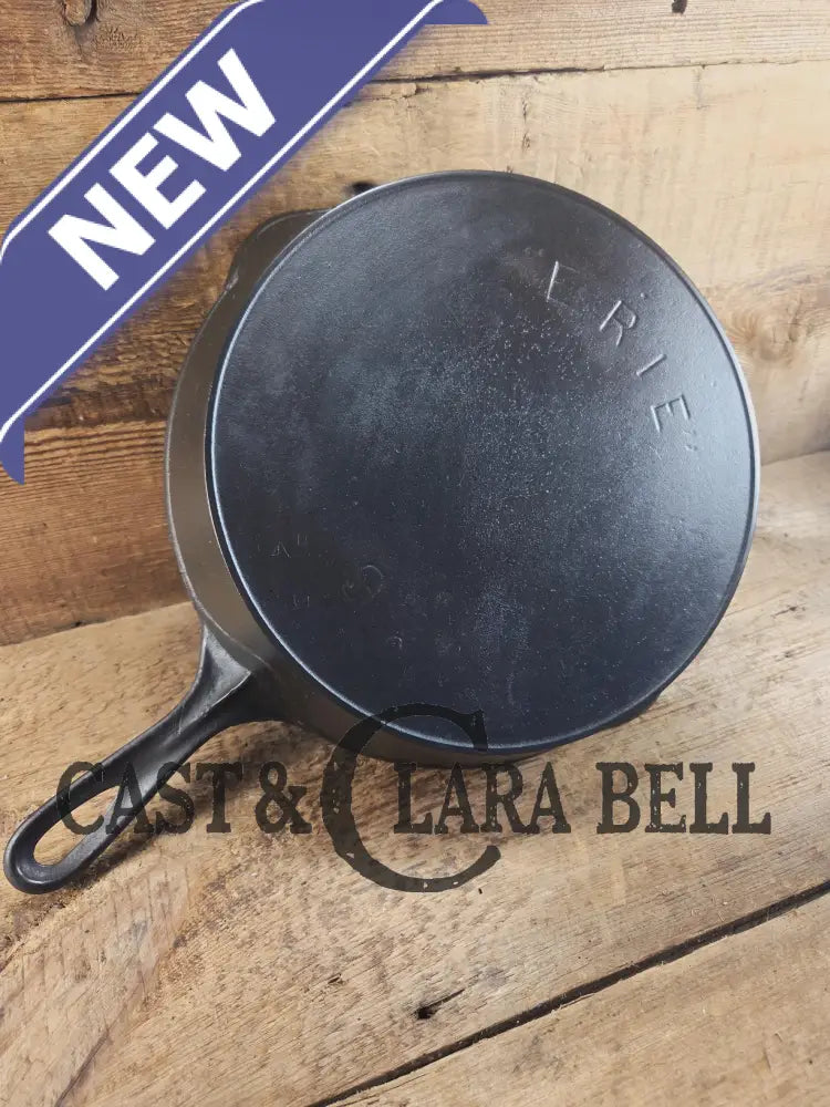 1895-1910 2nd Series ERIE #9 cast iron skillet with ’A’ makers mark. A collector favorite! Don’t miss this one. Skillet