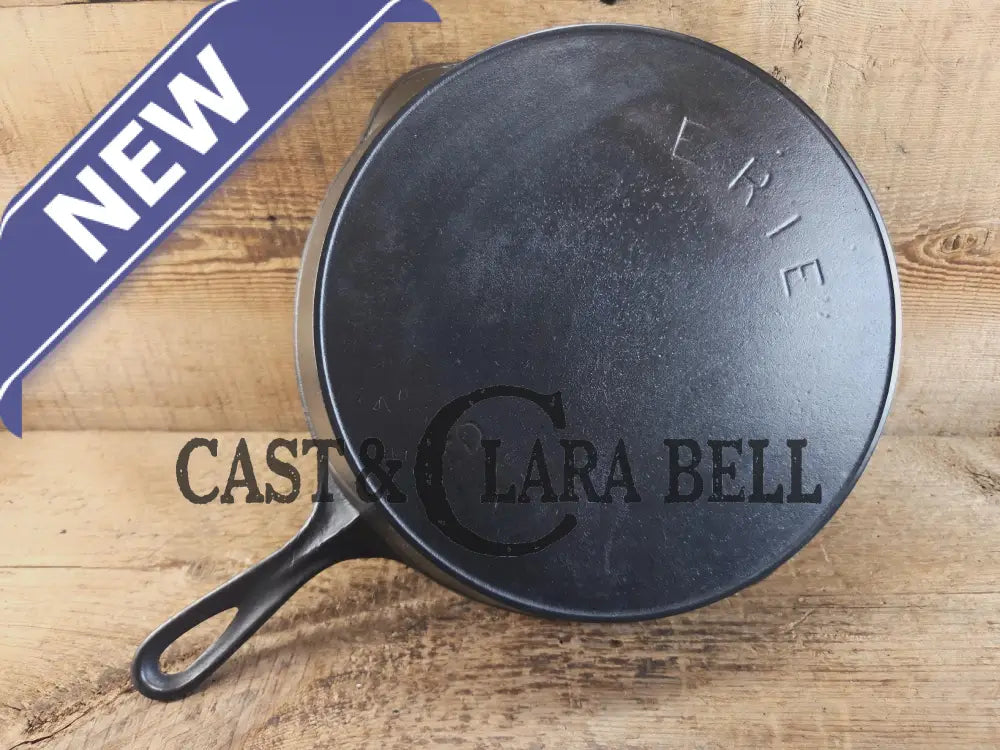 1895-1910 2nd Series ERIE #9 cast iron skillet with ’A’ makers mark. A collector favorite! Don’t miss this one. Skillet