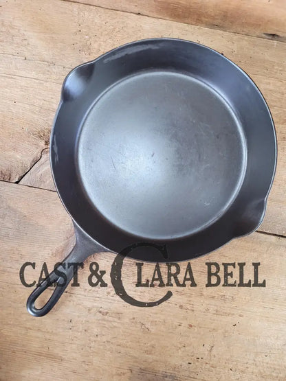 1895-1910 2Nd Series Erie #9 Cast Iron Skillet With ’D’ Makers Mark. A Collector Favorite!