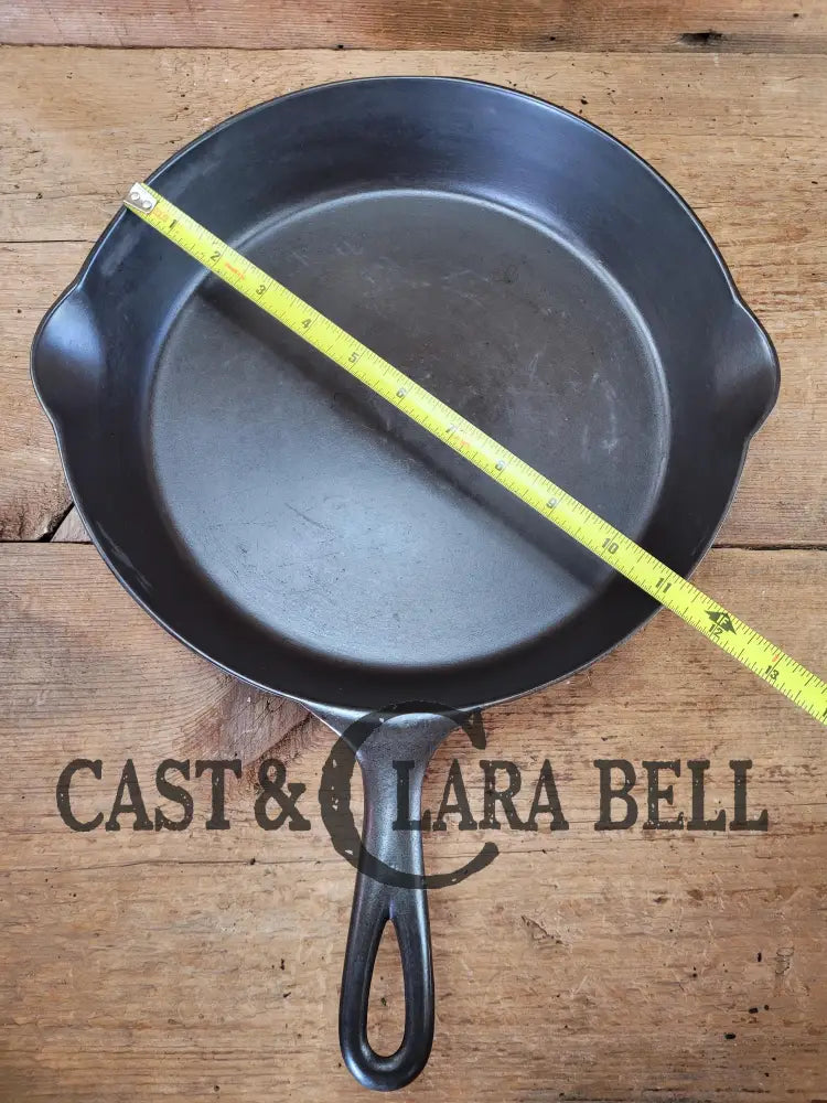 1895-1910 2Nd Series Erie #9 Cast Iron Skillet With ’D’ Makers Mark. A Collector Favorite!