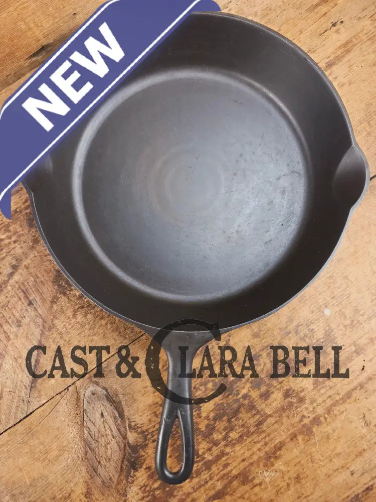 1905-07 Erie (Griswold) #8 Cast Skillet 704 L. 5th Series Model a wonderful example of Erie craftsmanship. GREAT daily