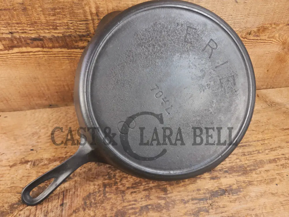 1905-07 Erie (Griswold) #8 Cast Skillet 704 L. 5th Series Model a wonderful example of Erie craftsmanship. GREAT daily