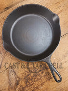 1905-07 Erie (Griswold) #8 Cast Skillet 704 L. 5th Series Model a wonderful example of Erie craftsmanship. GREAT daily