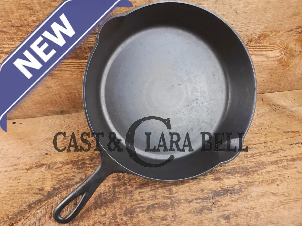 1905-07 Erie (Griswold) #8 Cast Skillet 704 L. 5th Series Model a wonderful example of Erie craftsmanship. GREAT daily