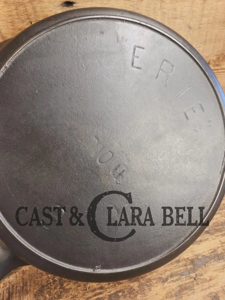1905-07 Erie (Griswold) #9 Cast Skillet 710. 5th Series Model a wonderful example of Erie craftsmanship. GREAT daily