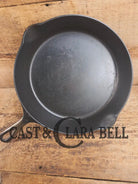 1905-07 Erie (Griswold) #9 Cast Skillet 710. 5th Series Model a wonderful example of Erie craftsmanship. GREAT daily