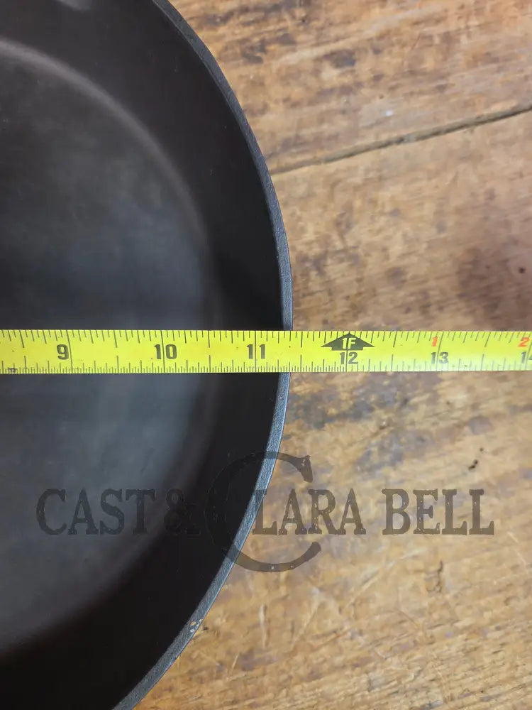 1905-07 Erie (Griswold) #9 Cast Skillet 710. 5th Series Model a wonderful example of Erie craftsmanship. GREAT daily
