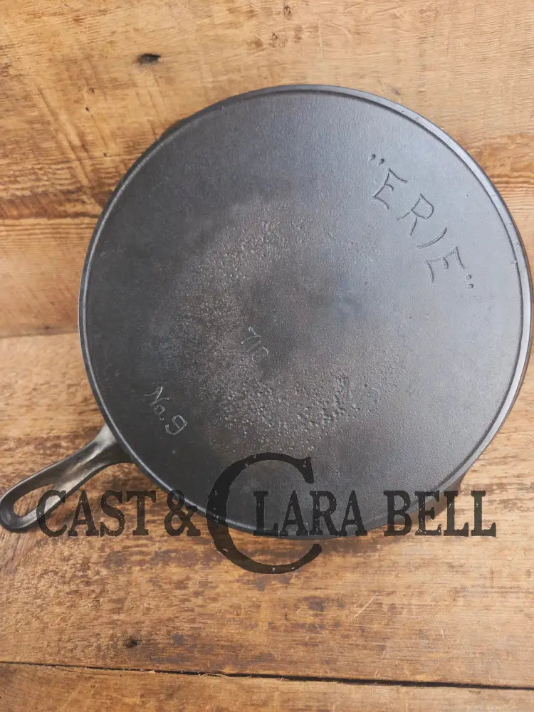 1905-07 Erie (Griswold) #9 Cast Skillet 710. 5th Series Model a wonderful example of Erie craftsmanship. GREAT daily