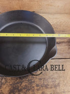 1905-07 Erie (Griswold) #9 Cast Skillet 710. 5th Series Model a wonderful example of Erie craftsmanship. GREAT daily