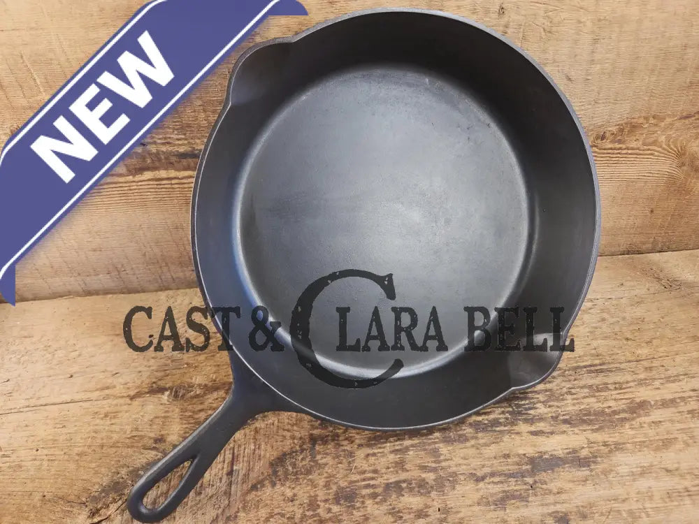1905-07 Erie (Griswold) #9 Cast Skillet 710. 5th Series Model a wonderful example of Erie craftsmanship. GREAT daily