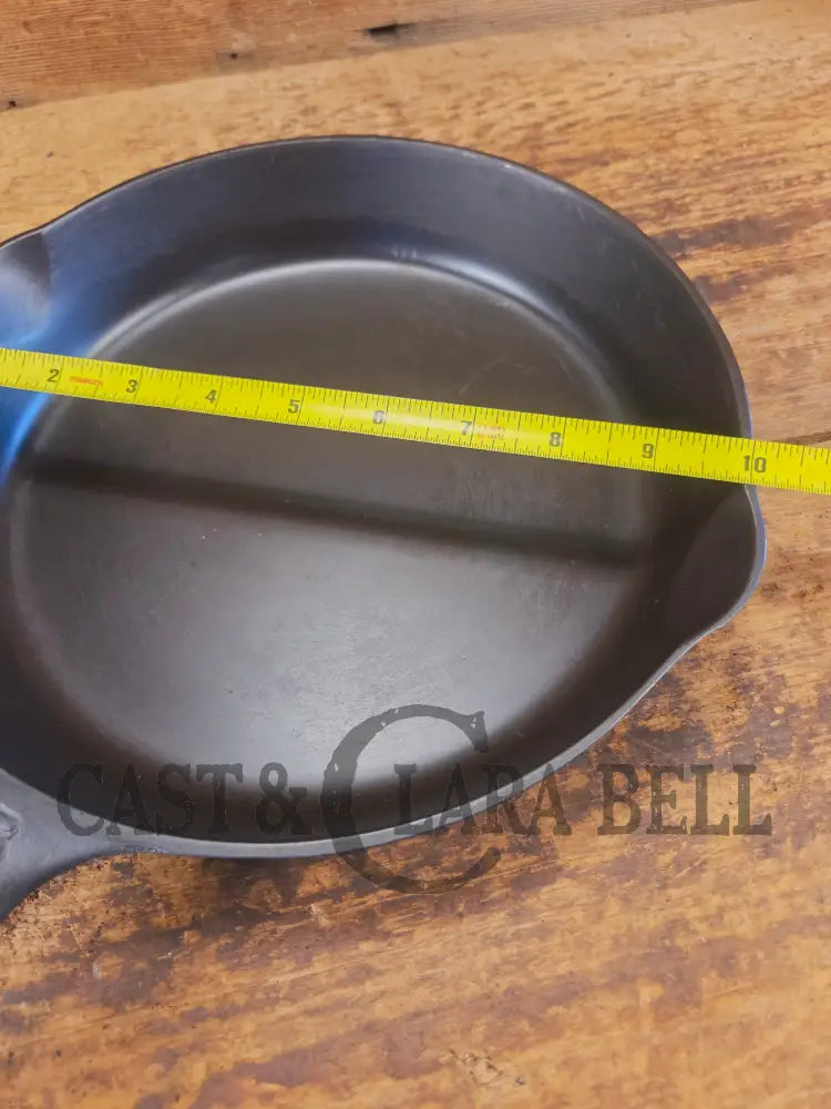 1905-1909! 5 Line Griswold Victor #8 Skillet 722 C. Fully Marked. One of our favorite series - Skillet