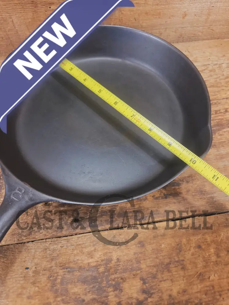 1905-1909! 5 Line Griswold Victor #8 Skillet 722. Fully Marked. One of our favorite series - Skillet