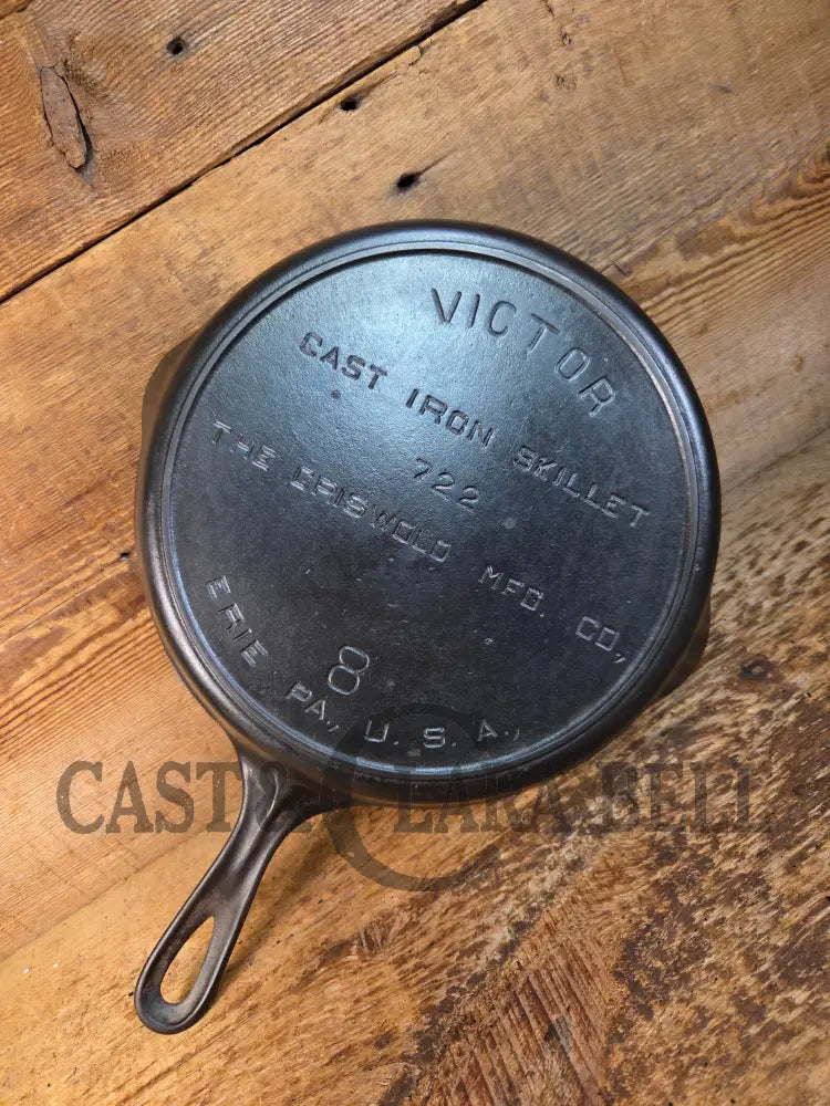 1905-1909! 5 Line Griswold Victor #8 Skillet 722. Fully Marked. One of our favorite series - Skillet