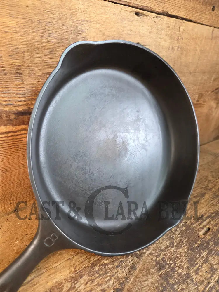 1905-1909! 5 Line Griswold Victor #8 Skillet 722. Fully Marked. One of our favorite series - Skillet