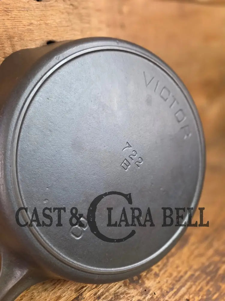 1905-1909! Second series Griswold Victor #8 Skillet 722 B. Restored and Ready to Use! Skillet