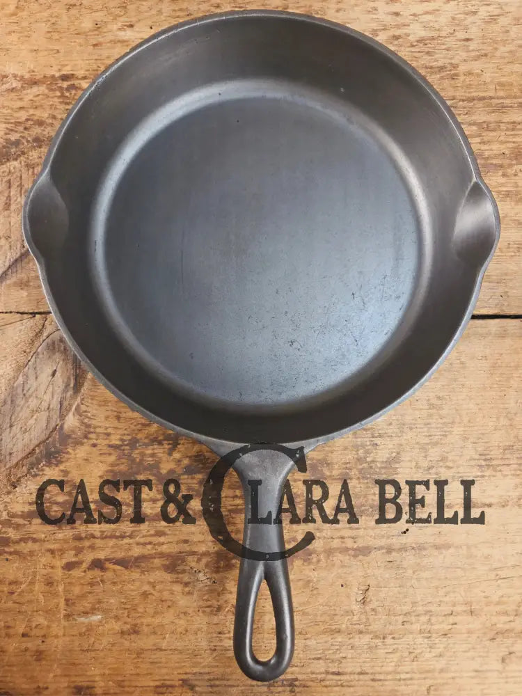 1905-1909! Second series Griswold Victor #8 Skillet 722 E. Restored and Ready to Use one of our underrated favorites!