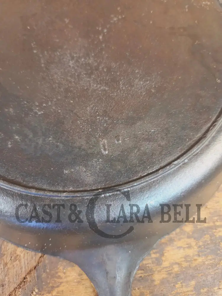 1910’s Era Lodge RAISED #7 Cast Iron Skillet Raised ’I’ No Notch heat ring - Skillet