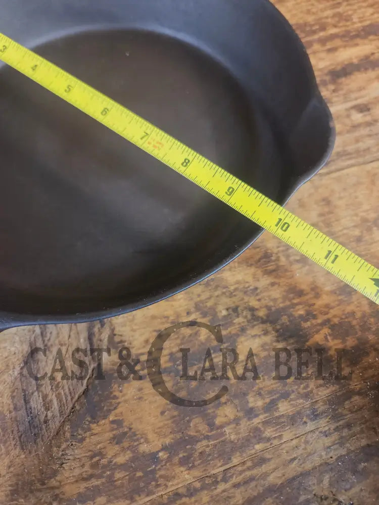 1910’s Era Lodge RAISED #7 Cast Iron Skillet Raised ’I’ No Notch heat ring - Skillet