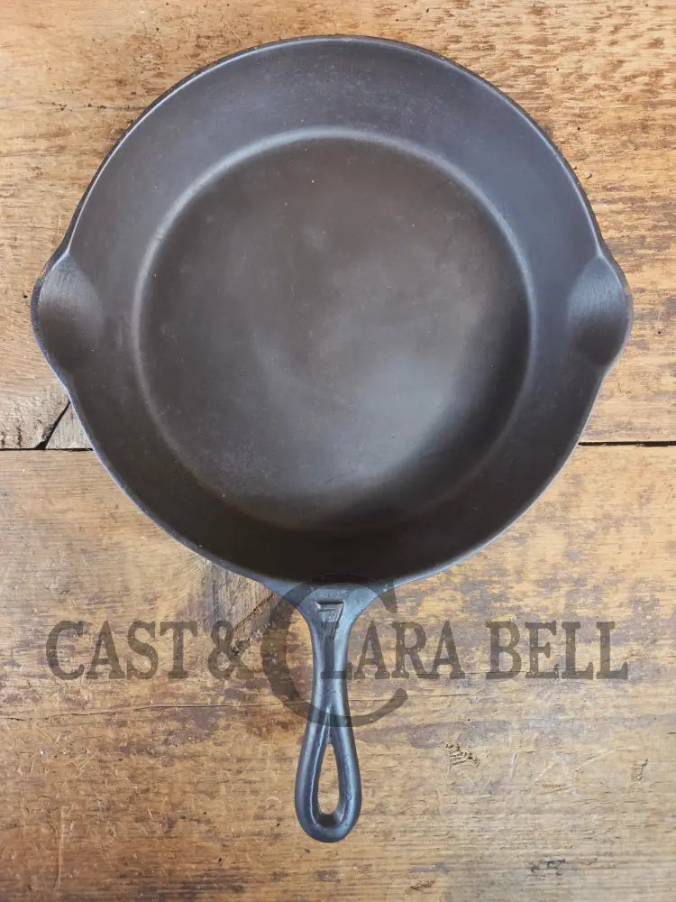 1910’s Era Lodge RAISED #7 Cast Iron Skillet Raised ’I’ No Notch heat ring - Skillet