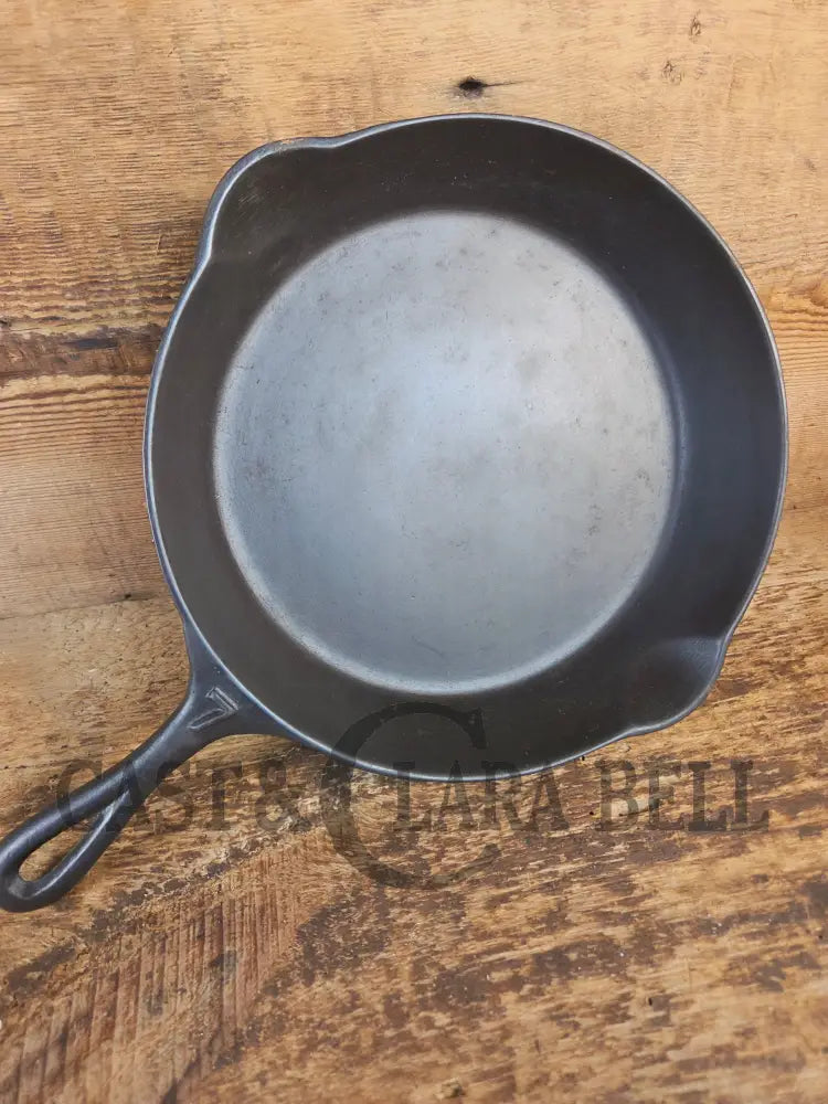 1910’s Era Lodge RAISED #7 Cast Iron Skillet Raised ’I’ No Notch heat ring - Skillet