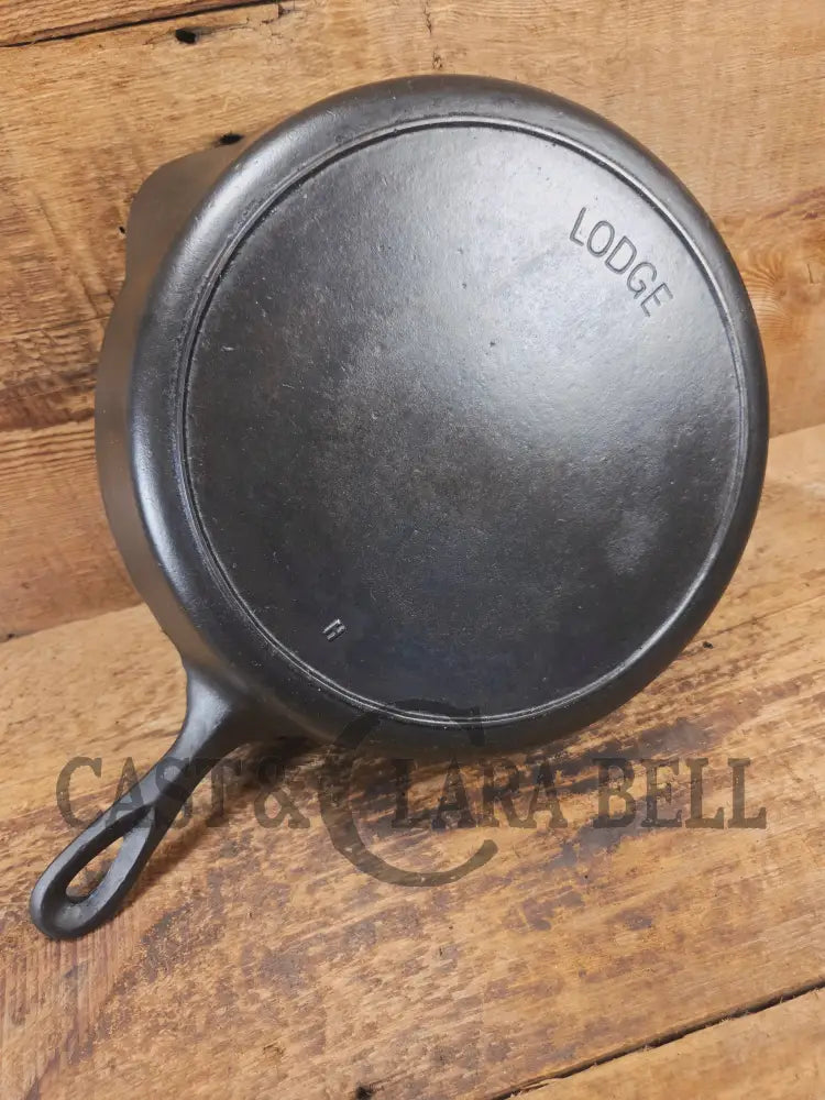 1910’s Lodge #9 Skillet with Arc Logo Heat Ring Raised ’H’. Our favorite line of daily skillets! - Skillet