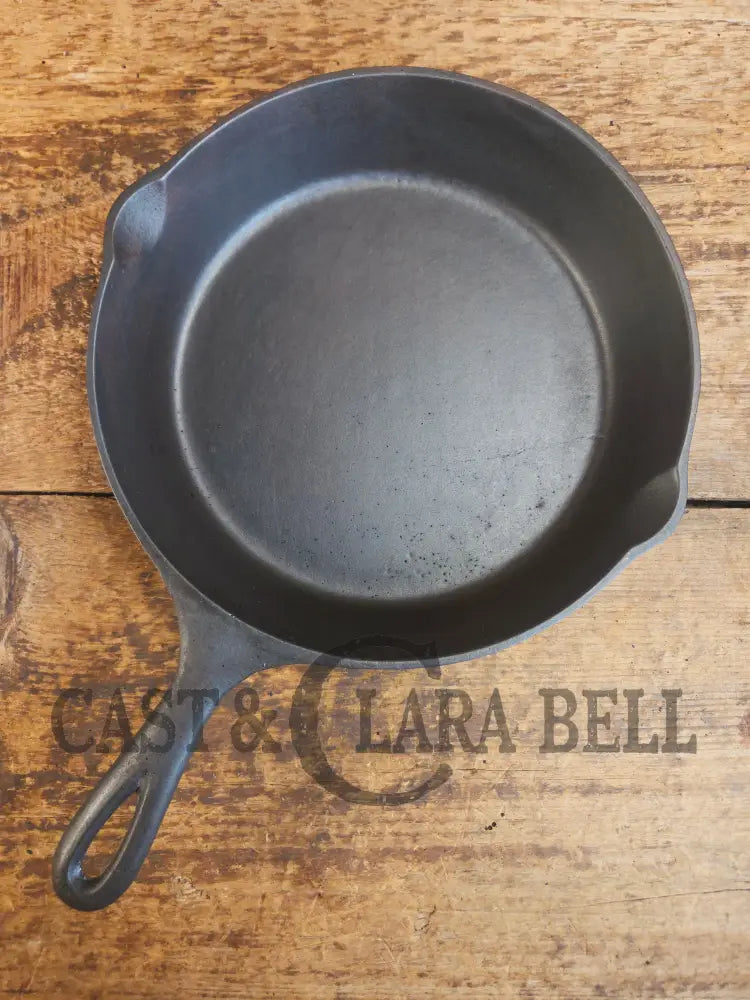 1910’s very early Lodge #6 Cast Iron Skillet with Single Notch and Raised #2 at 6 O’clock position - Skillet