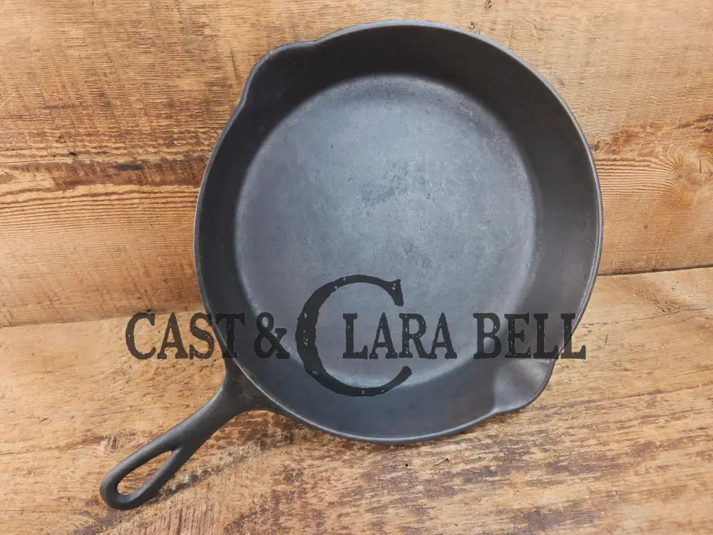 1910’s very early Lodge #8 Cast Iron Skillet with Single Notch and Raised C Skillet