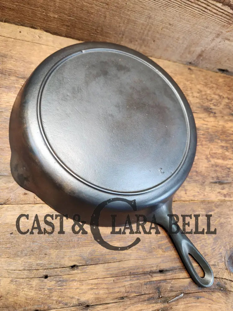 1910’S Very Early Lodge #8 Cast Iron Skillet With Single Notch And Raised 8 C Makers Mark.