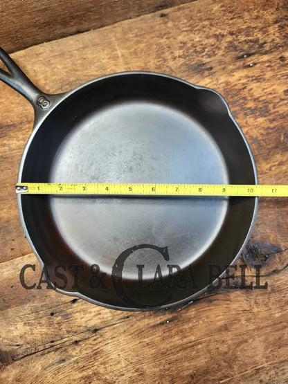 1910’S Very Early Lodge #8 Cast Iron Skillet With Single Notch And Raised 8 C Makers Mark.