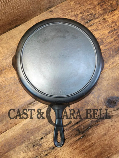 1910’S Very Early Lodge #8 Cast Iron Skillet With Single Notch And Raised 8 C Makers Mark.