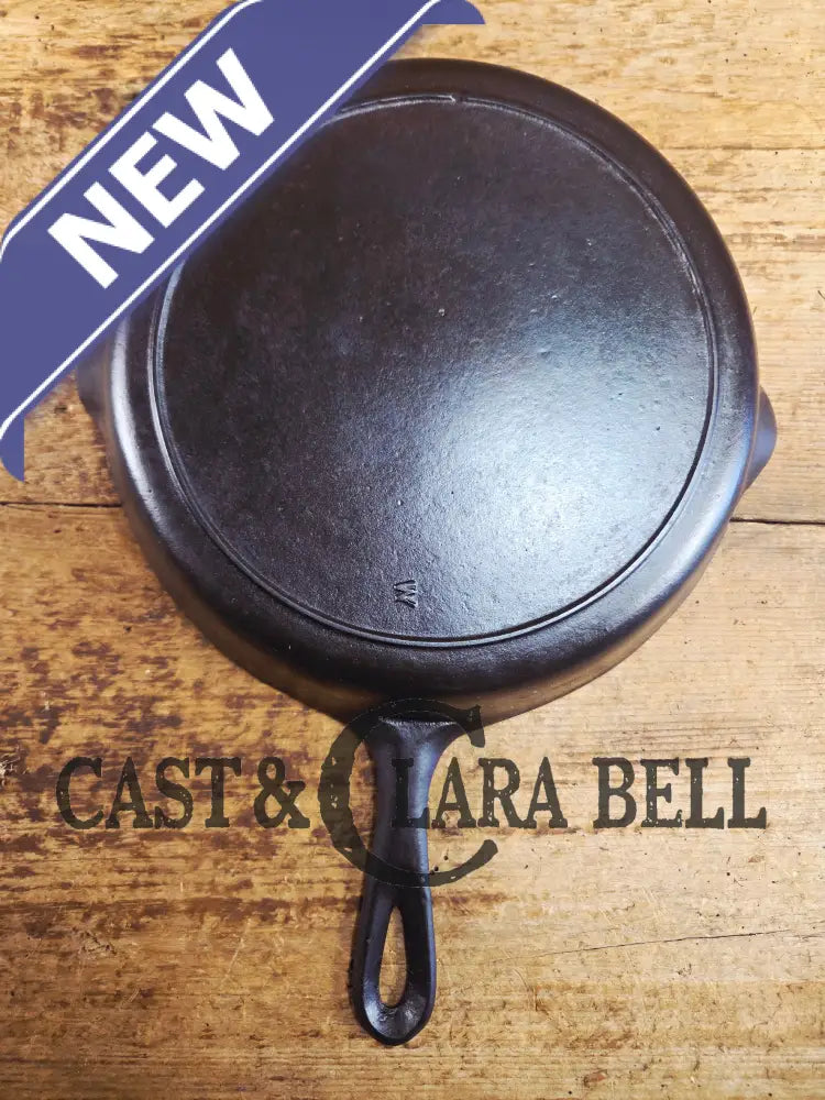 1910’s very early Lodge #8 Cast Iron Skillet with Single Notch and Raised I at 6 O’clock position Skillet