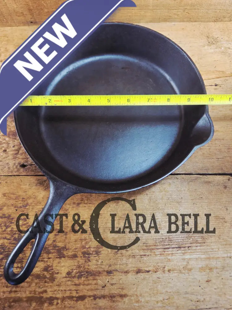 1910’s very early Lodge #8 Cast Iron Skillet with Single Notch and Raised I at 6 O’clock position Skillet