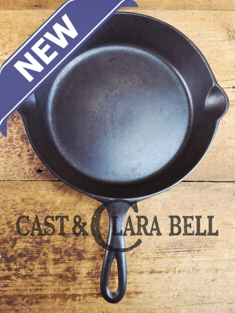 1910’s very early Lodge #8 Cast Iron Skillet with Single Notch and Raised I at 6 O’clock position Skillet