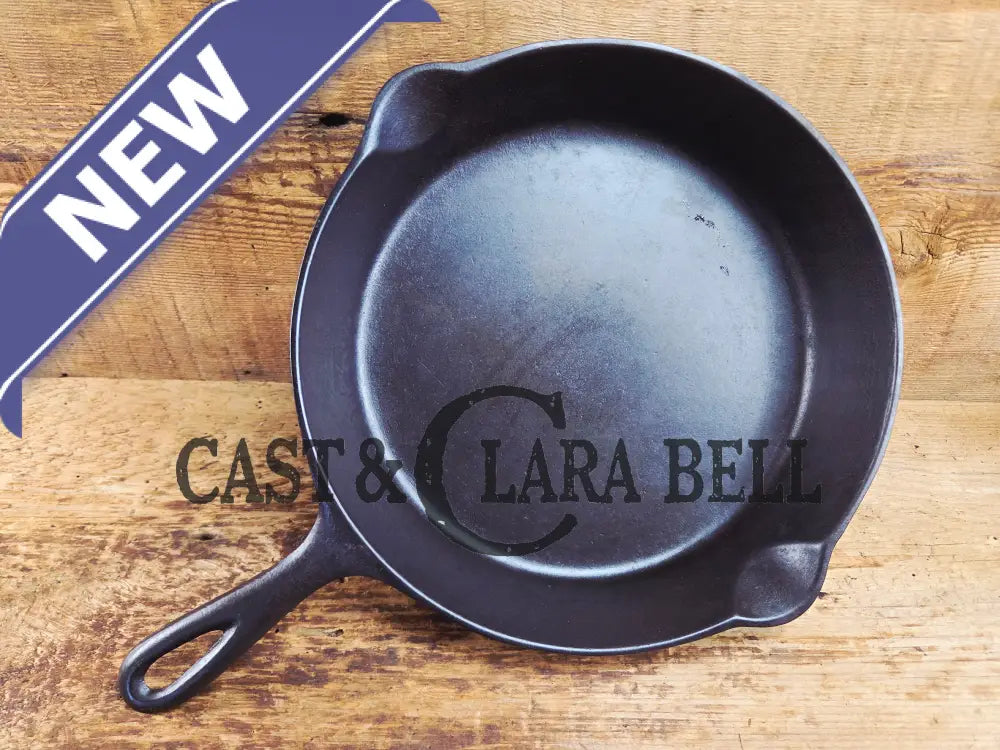 1910’s very early Lodge #8 Cast Iron Skillet with Single Notch and Raised I at 6 O’clock position Skillet